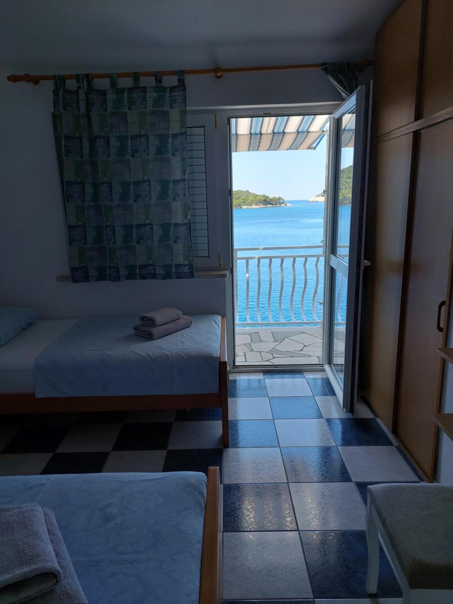 Apartments Lastovo Silic Esterno foto